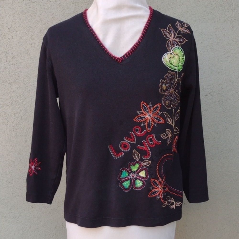 Black V-Neck Floral Love Ya Embroidered Top  Chico's Size 1 (Women's Medium/8)
